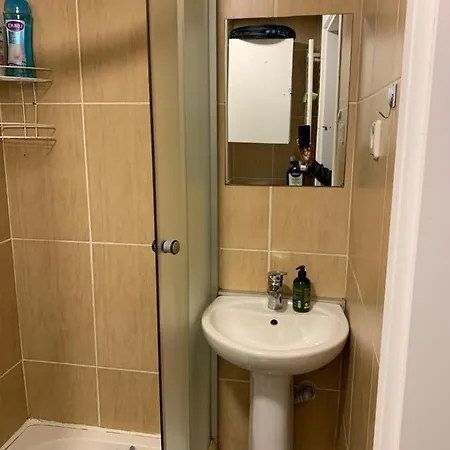 Blueberry: Comfy Apartment In Perfect Location