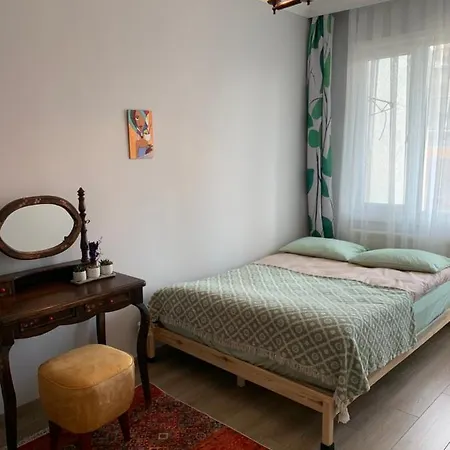 Blueberry: Comfy Apartment In Perfect Location *